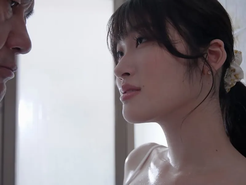 ông xã bỏ bê, bà xã được ông chú giúp thỏa mãn cơn nứng lồn lồn